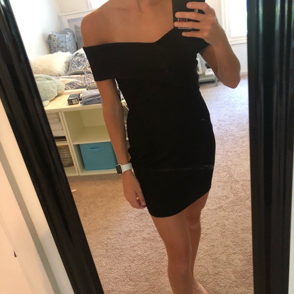 Lulus Dresses & Skirts - Black Off-the-shoulder dress